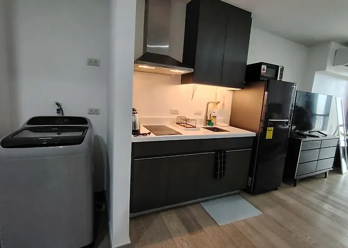 Spire Skyline 45sqm Luxury Makati * Manila