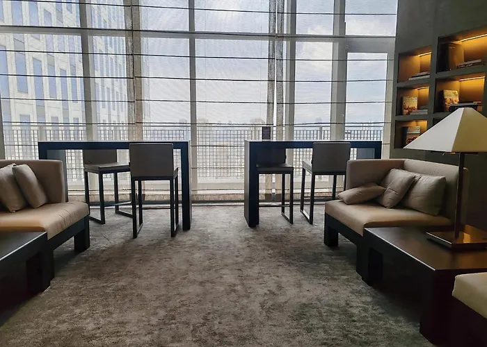 Spire Skyline 45sqm Luxury Makati Apartamento Manila